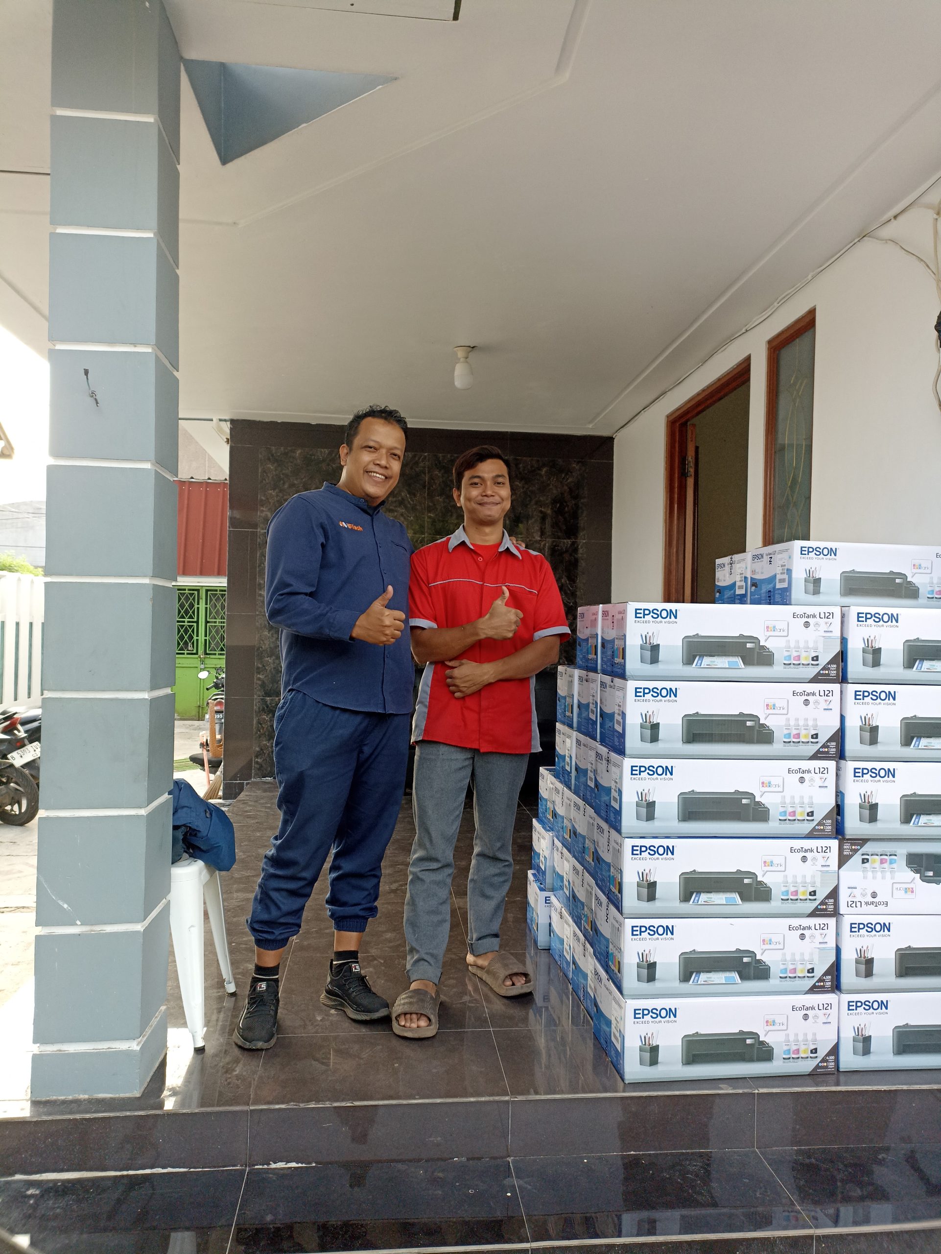 Foto bersama client pengadaan gadget